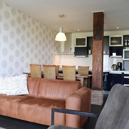 Rural Holiday Home With A Lovely Sunny Terrace ウォルクム エクステリア 写真