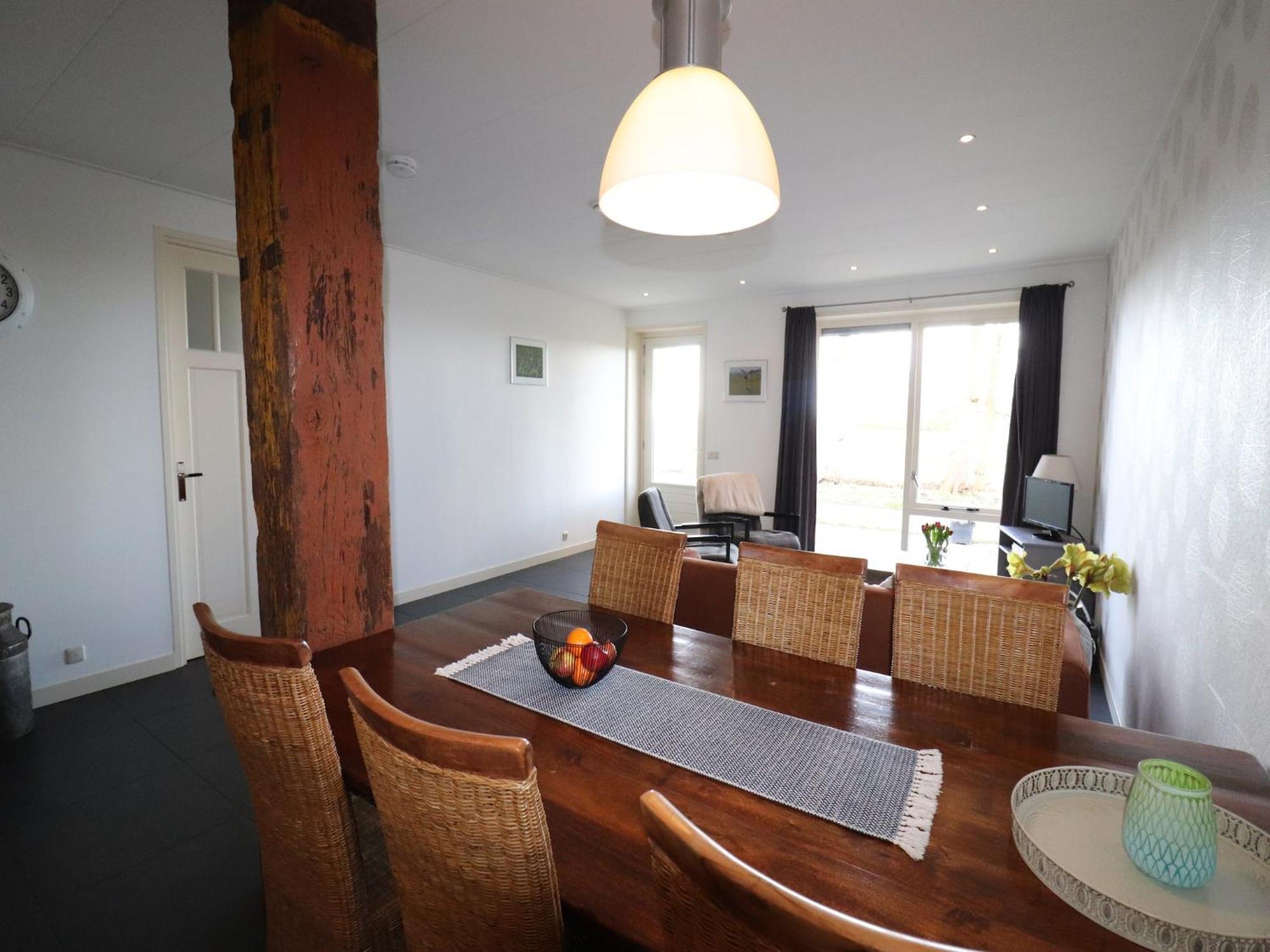 Rural Holiday Home With A Lovely Sunny Terrace ウォルクム エクステリア 写真